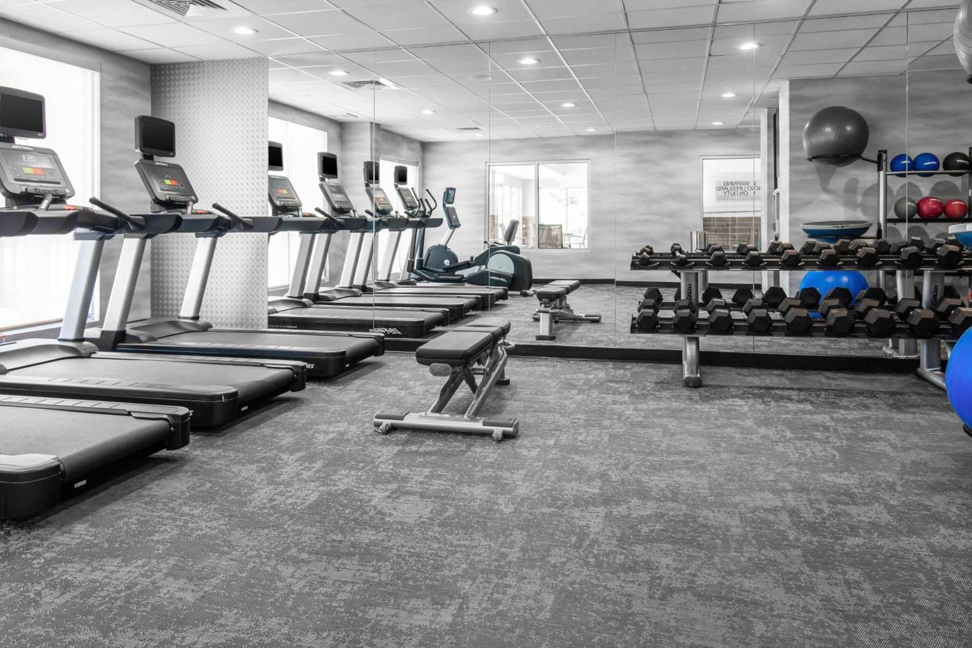Fairfield Inn & Suites רוקי מאונט מראה חיצוני תמונה