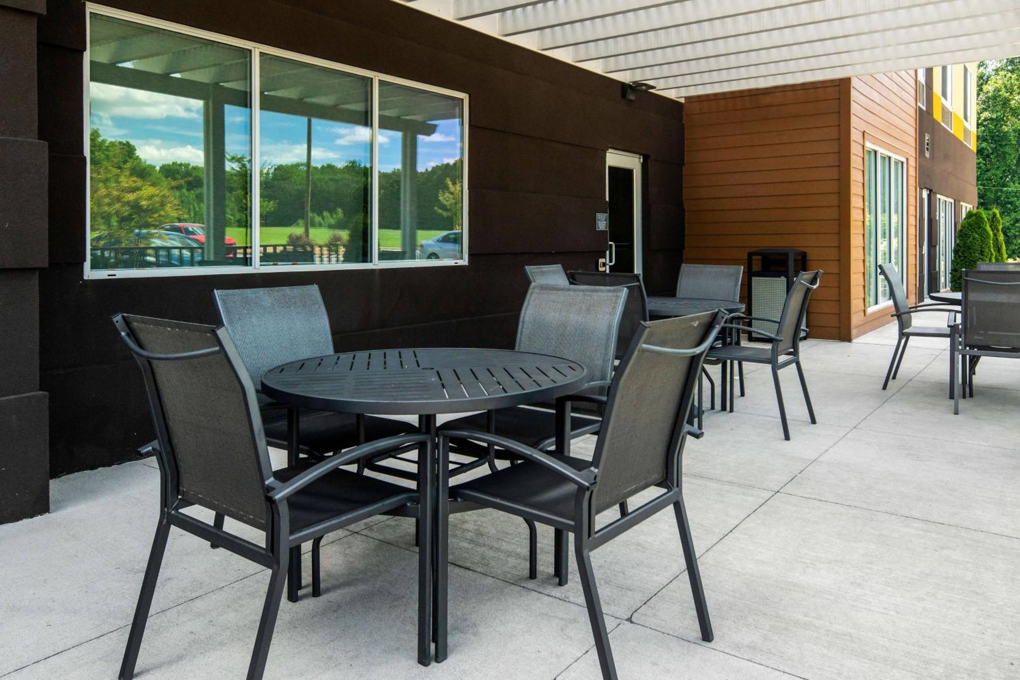 Fairfield Inn & Suites רוקי מאונט מראה חיצוני תמונה