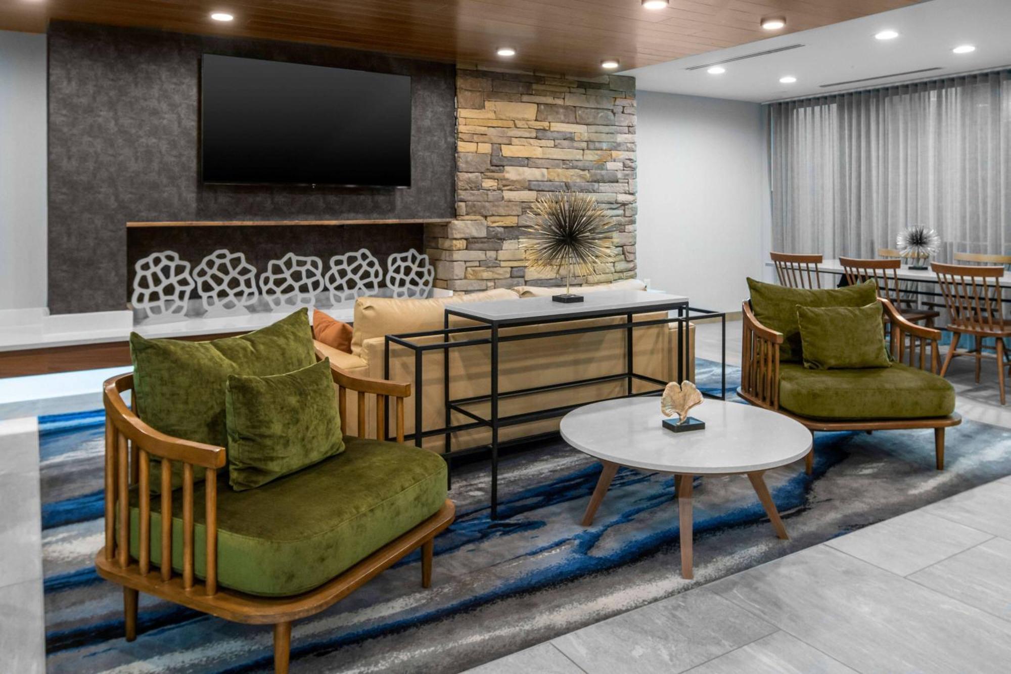 Fairfield Inn & Suites רוקי מאונט מראה חיצוני תמונה