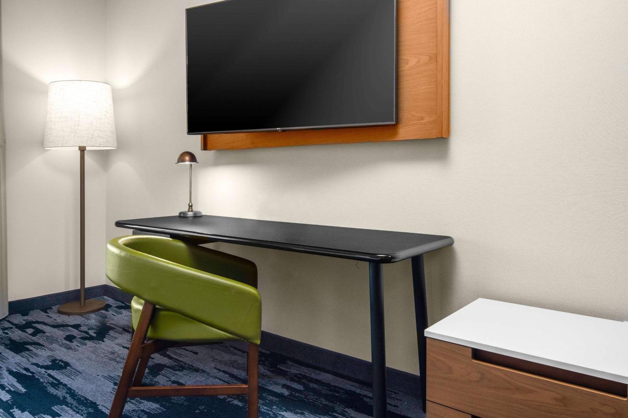 Fairfield Inn & Suites רוקי מאונט מראה חיצוני תמונה