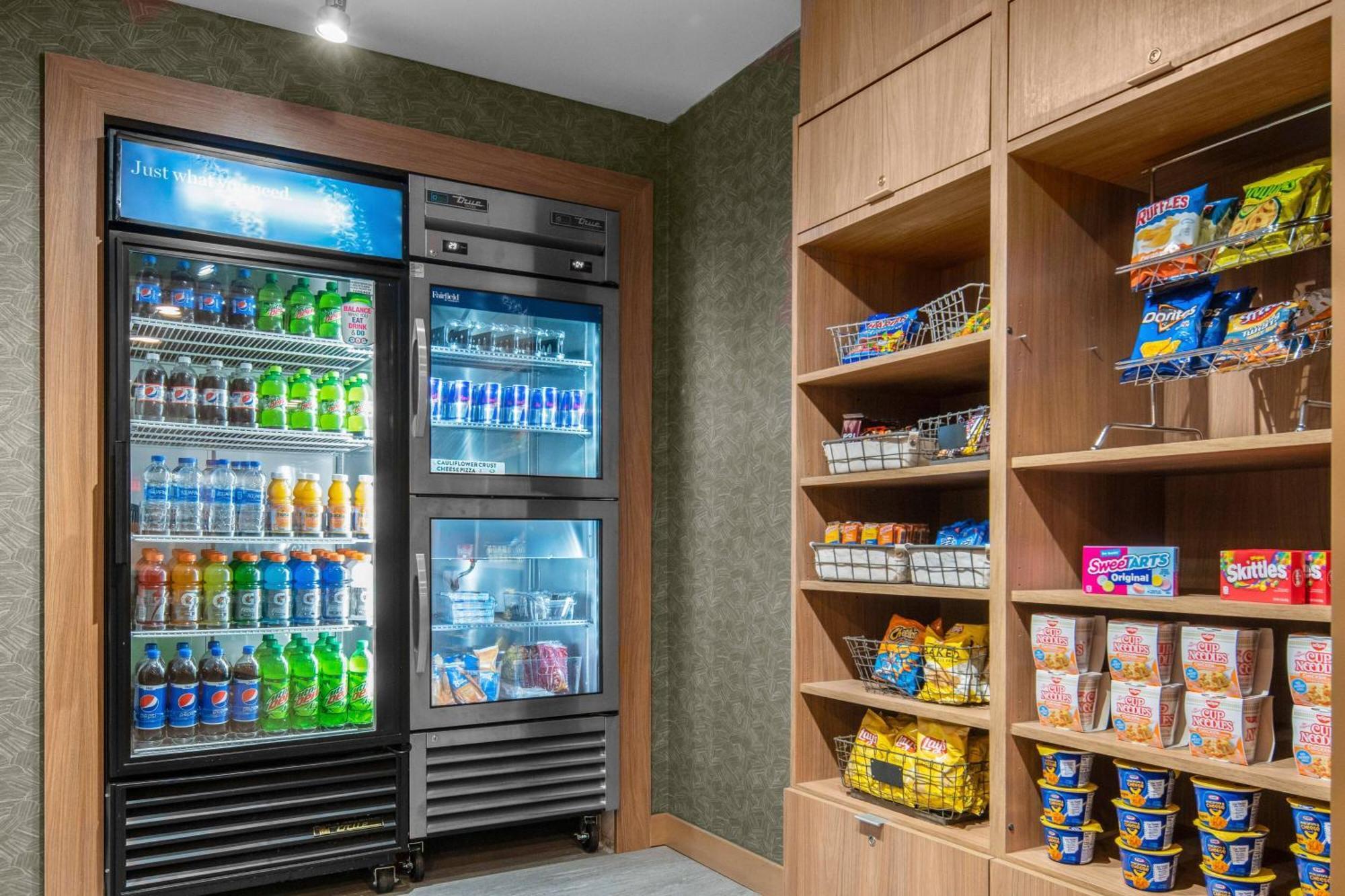 Fairfield Inn & Suites רוקי מאונט מראה חיצוני תמונה