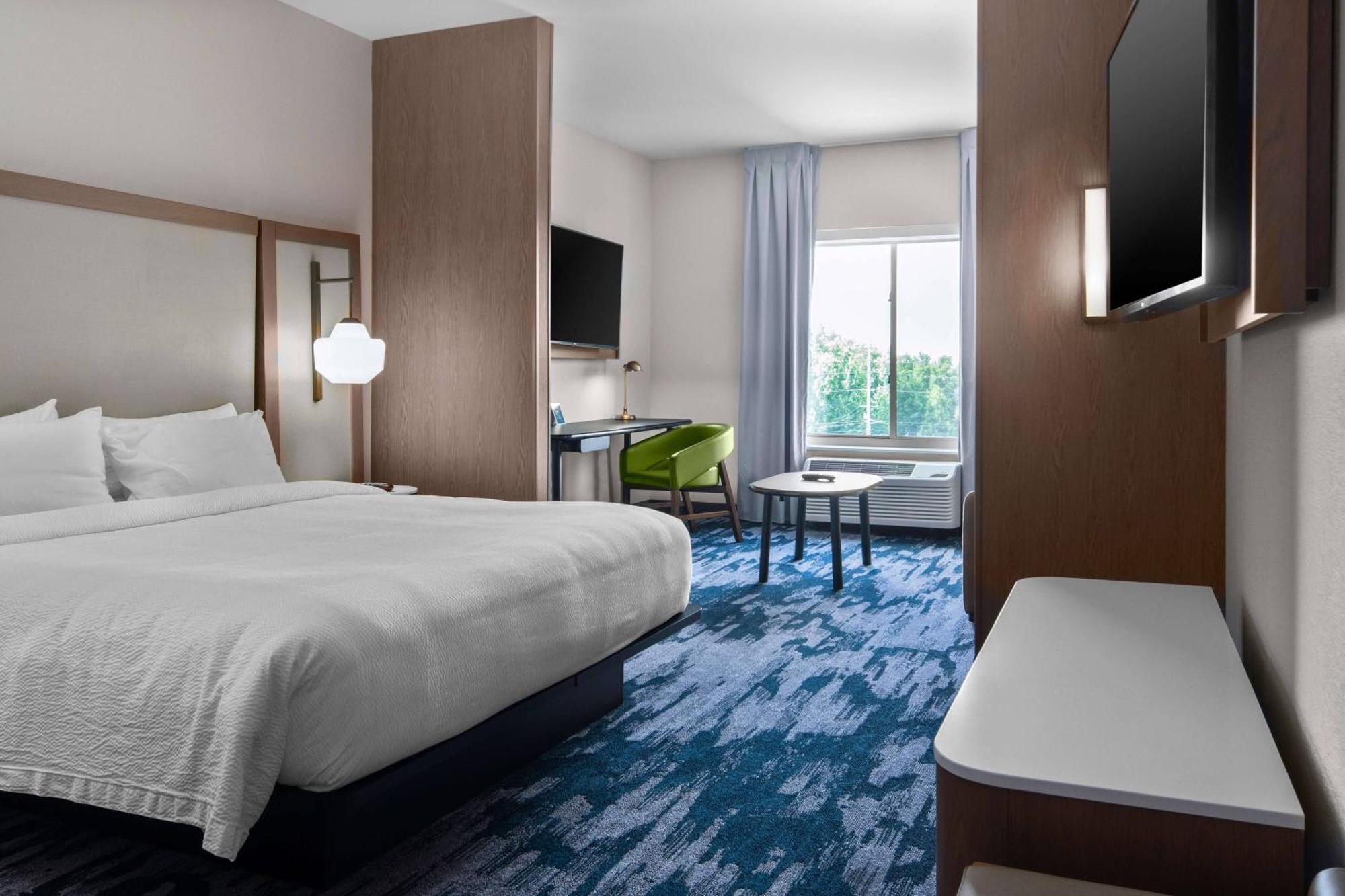 Fairfield Inn & Suites רוקי מאונט מראה חיצוני תמונה