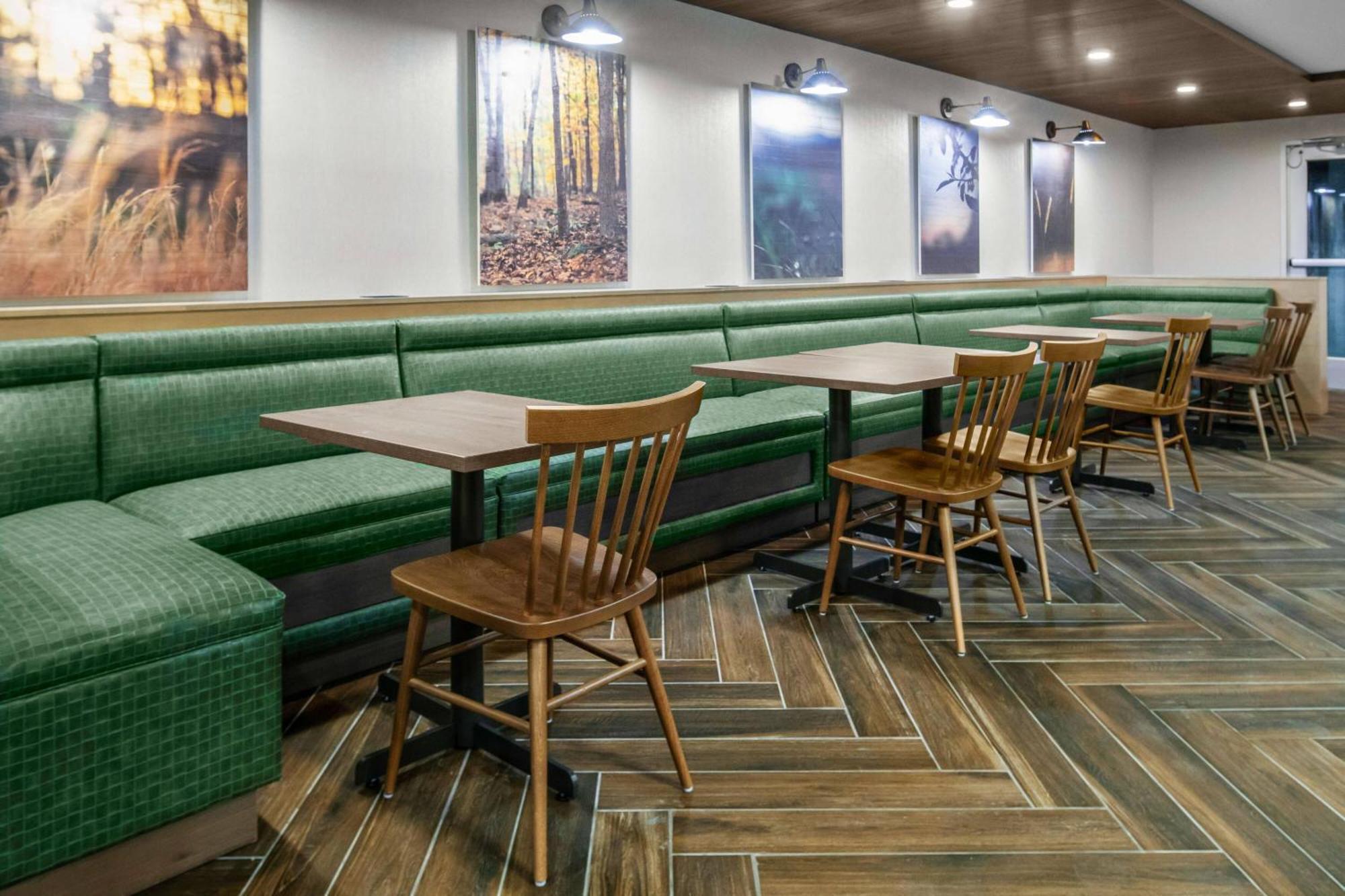 Fairfield Inn & Suites רוקי מאונט מראה חיצוני תמונה